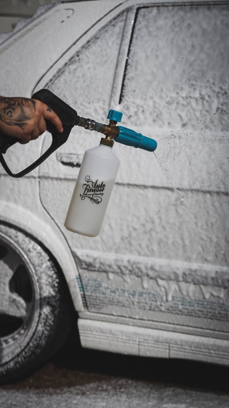 Car wash in action